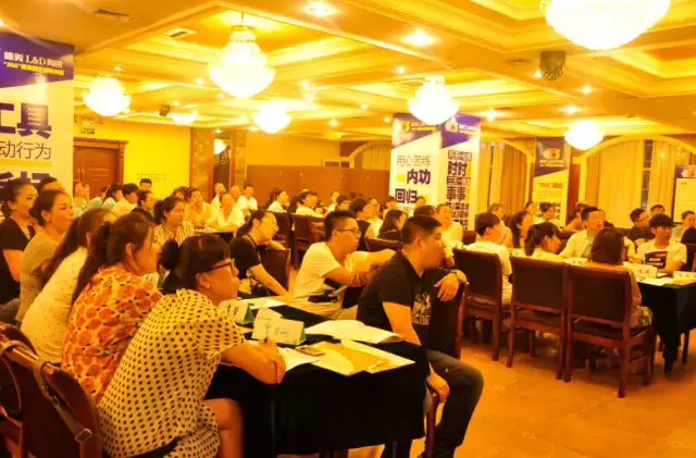 1481354903112756.png blob.png