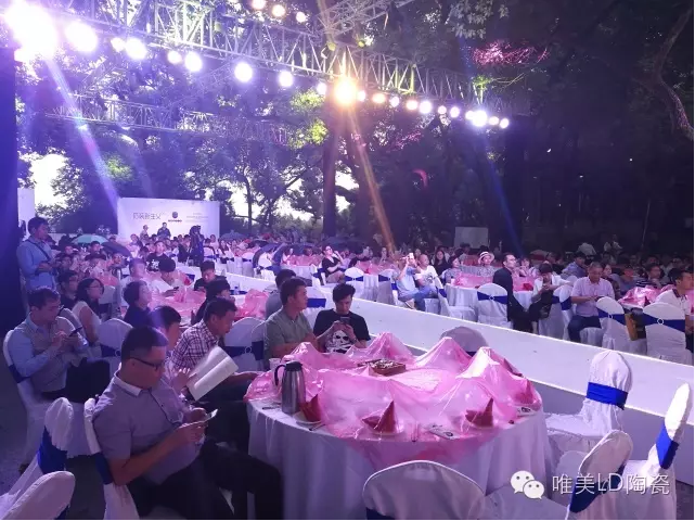 1481591652193643.png blob.png